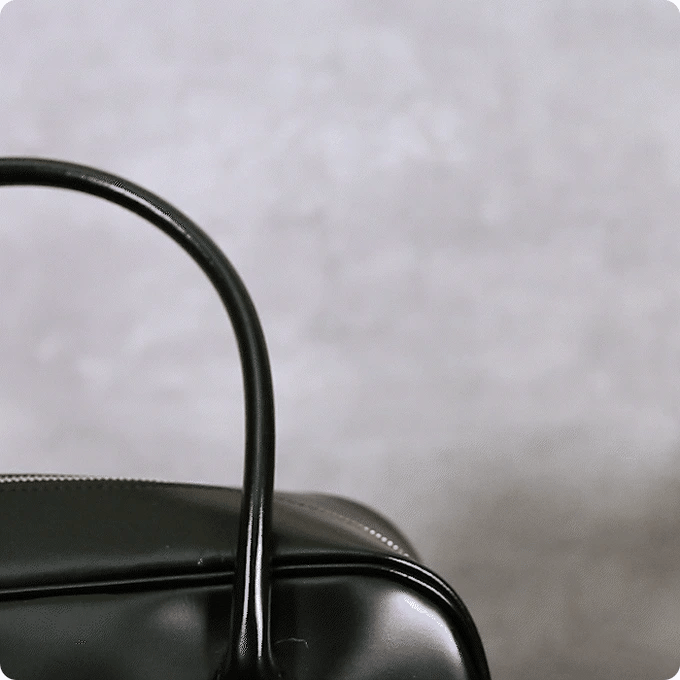 A Charm Robot that Steals a Glance—and Your Heart